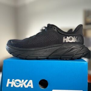 Hoka Women’s ARAHI 7B - BLACK/BLACK